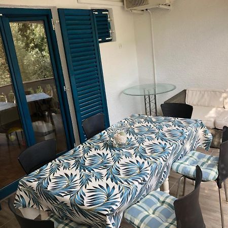 Guesthouse Vila Ruzmarin Ждрелаць Екстер'єр фото