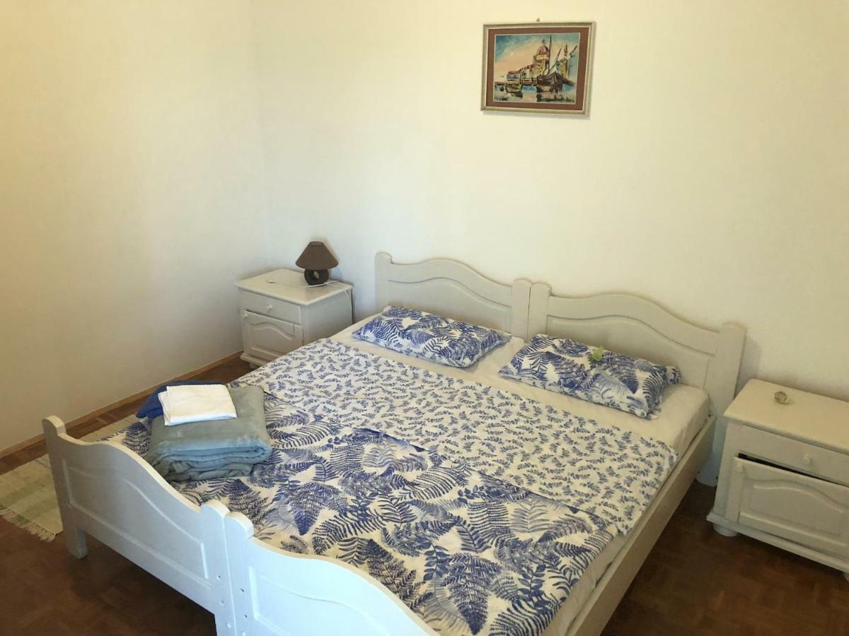 Guesthouse Vila Ruzmarin Ждрелаць Екстер'єр фото