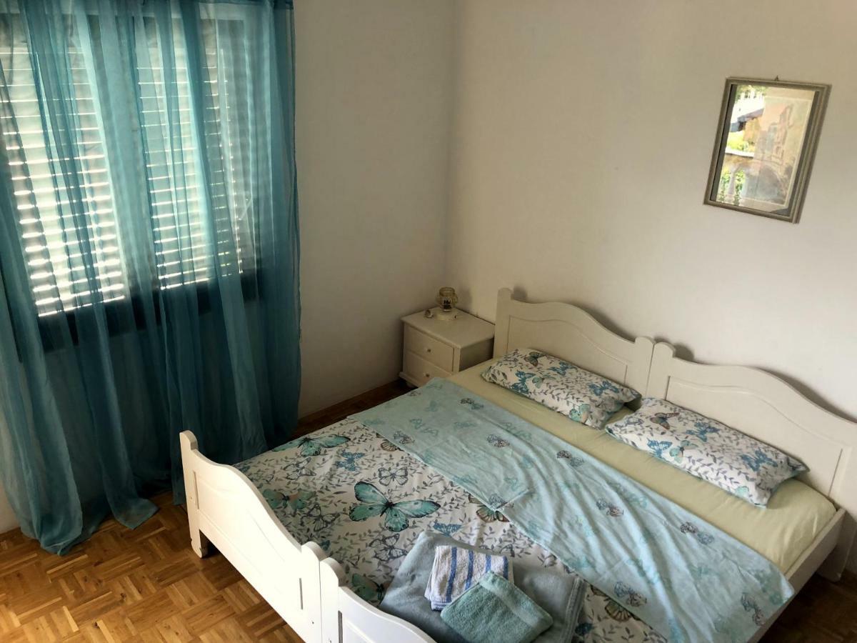 Guesthouse Vila Ruzmarin Ждрелаць Екстер'єр фото