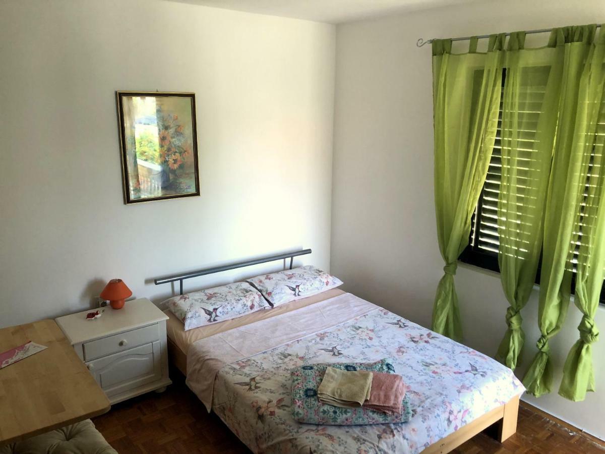 Guesthouse Vila Ruzmarin Ждрелаць Екстер'єр фото