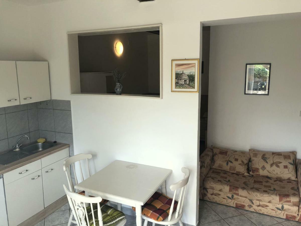 Guesthouse Vila Ruzmarin Ждрелаць Екстер'єр фото